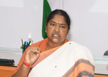 Hello Telugu - Minister Seethakka Shocking Reaction