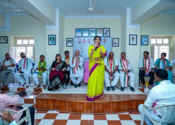 Hello Telugu - YS Sharmila Effective Comments