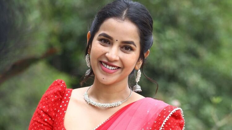 Hello Telugu - Beauty Komalee Prasad