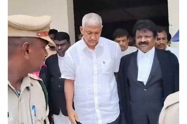 Hello Telugu - Vallabhaneni Vamsi Shocking